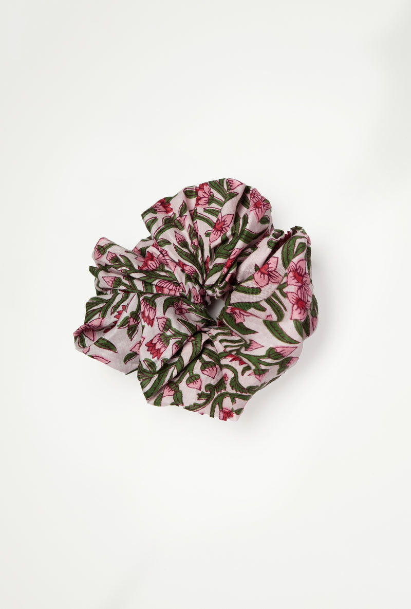 Pink Jalabya *with scrunchies*