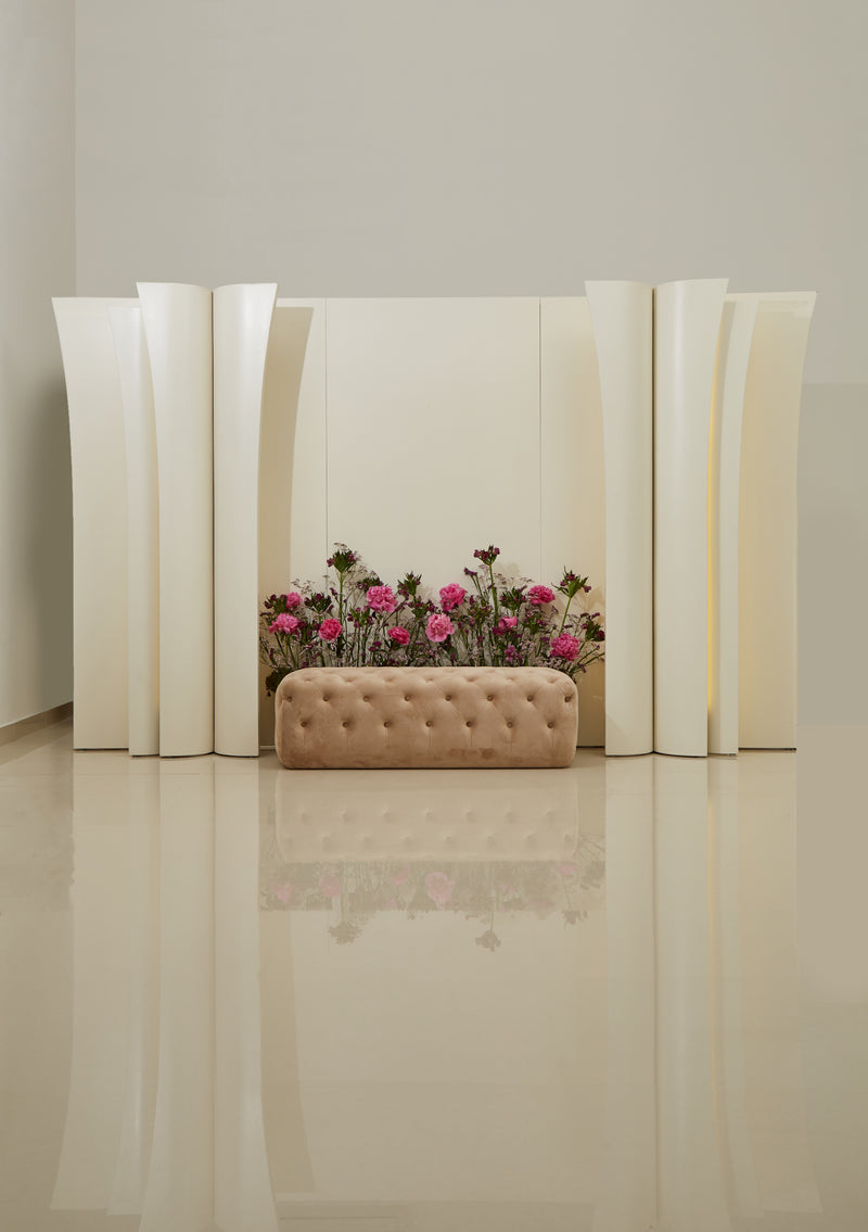 Milcha / Engagement stands