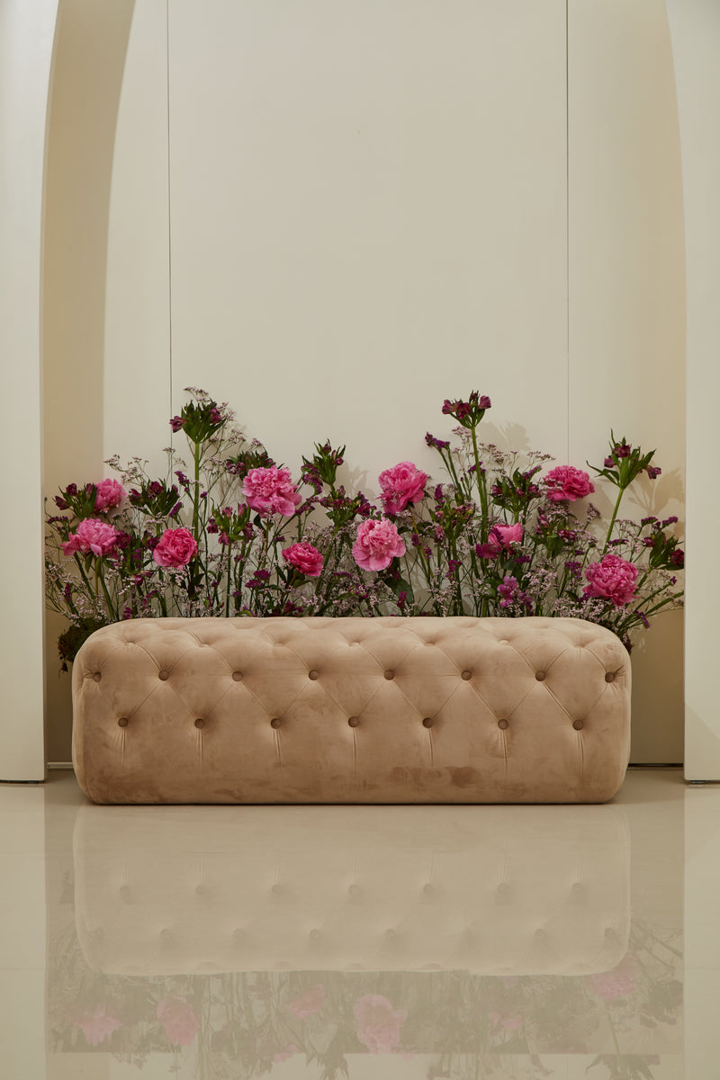 Milcha / Engagement stands