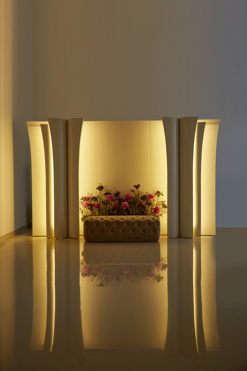 Milcha / Engagement stands